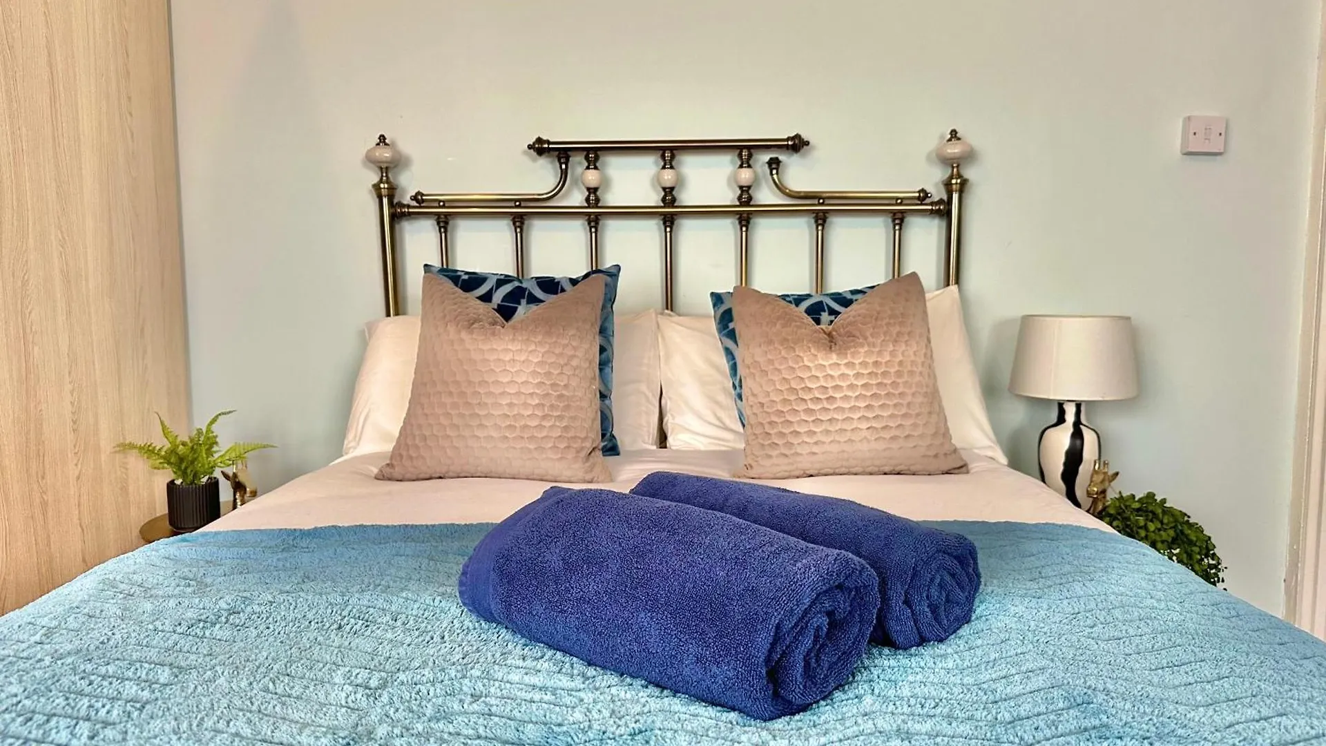 Motel Blue Buddha - Lemur Lodge - Two Bedroom Apartment With Garden And Hot Tub - Free Parking - Close To The Beach Bournemouth Verenigd Koninkrijk